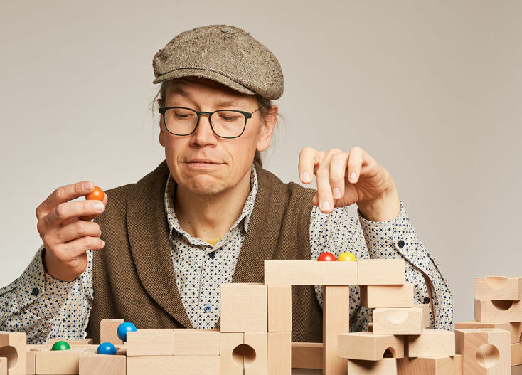 GERALD Wer so kreativ ist, kann vieles meistern, am liebsten vor und hinter den Kulissen in unserem Schweriner Laden.