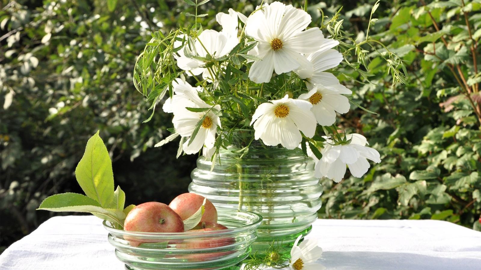 Vase und Schale aus grünen Waldglas aus Lauscha