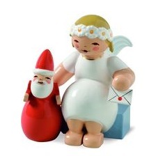Margeritenengel, sitzend, mit Weihnachtsmann