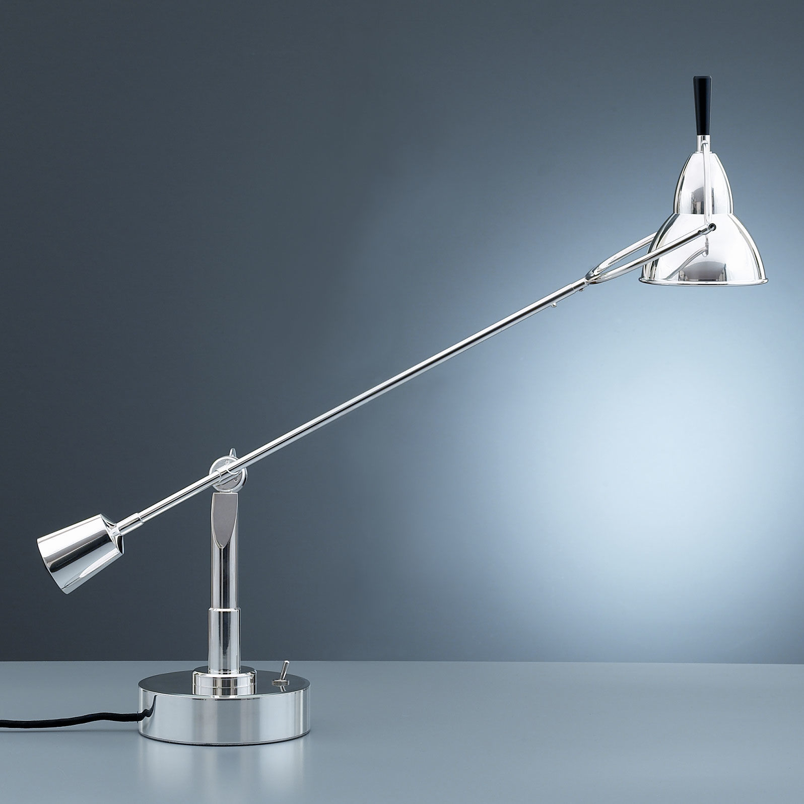 SChreibtischleuchte mit Gelenkarm