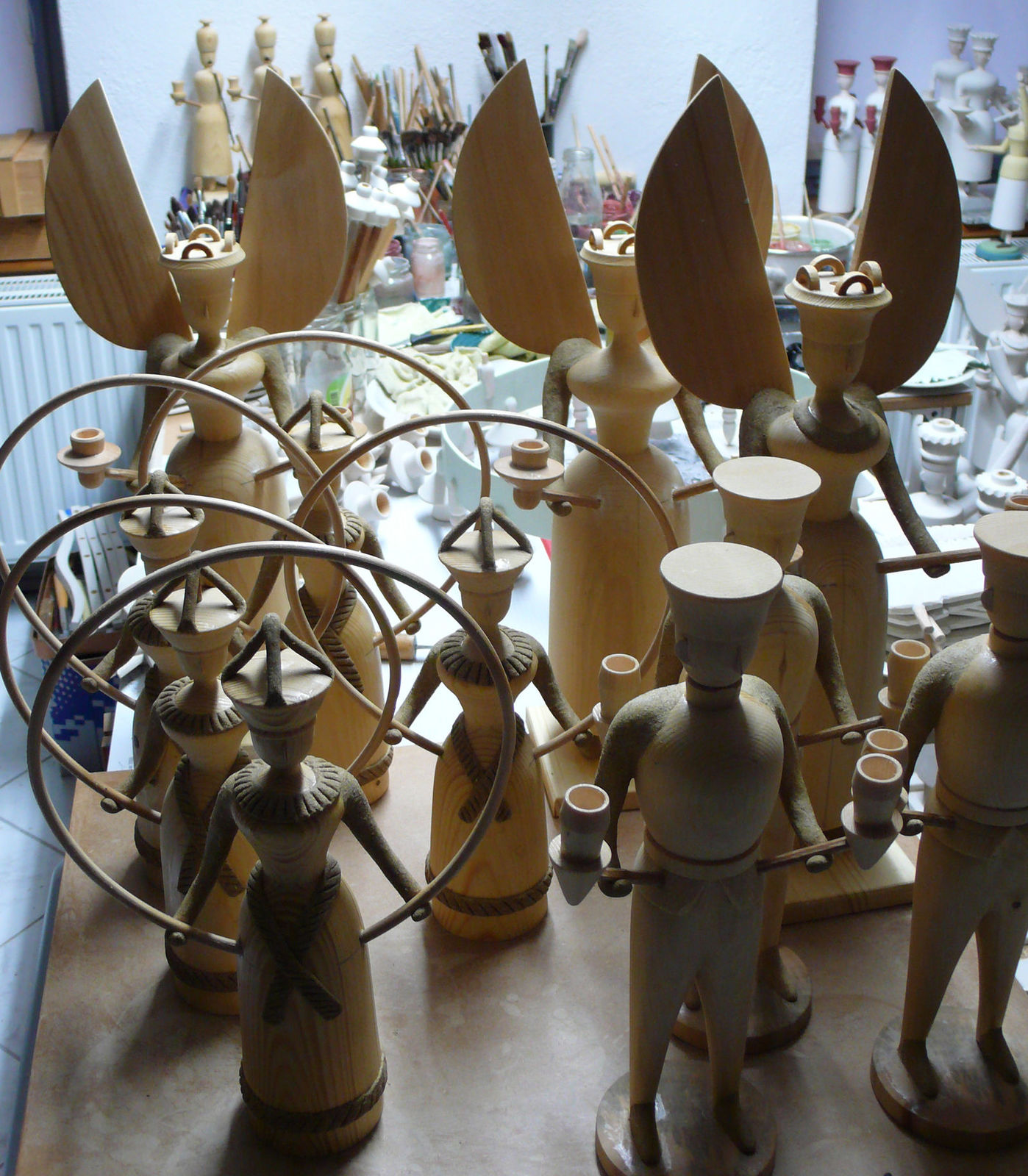 Traditionelle Schnitzkunst in kleinen Manufakturen aus dem Erzgebirge