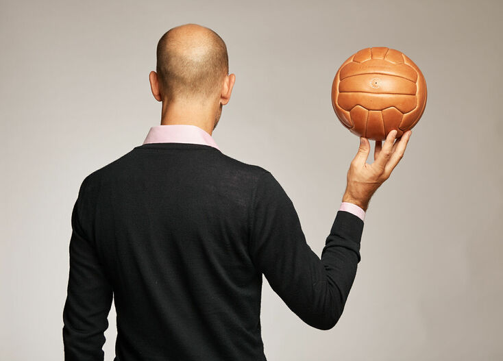  Ball, Brieftasche, Federetui - ein Fest für die Sinne.  