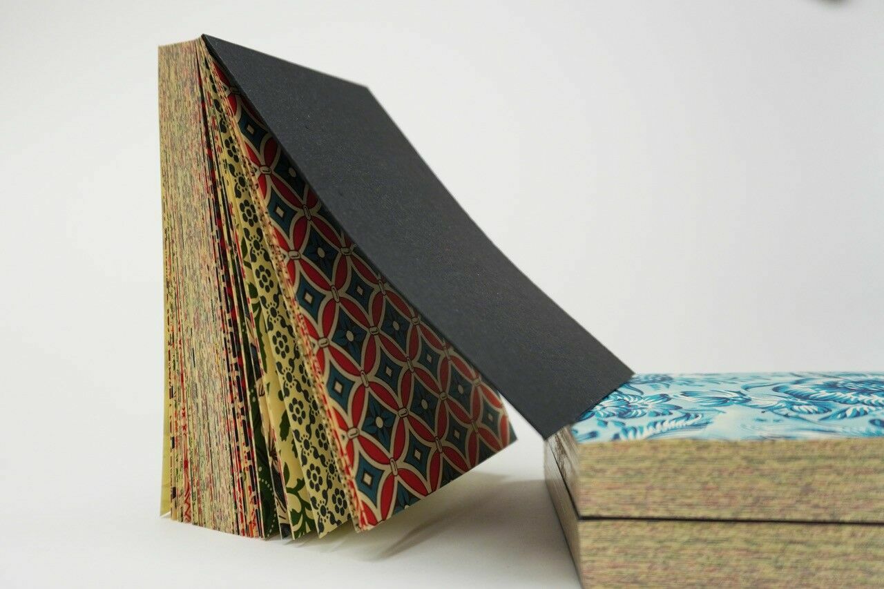 Notizblock mit 100 verschiedenen Carta Varese Papieren