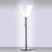 Diese „Lamp de Travail“ ist 1930 in verschiedenen sich ähnelnden Ausführungen entstanden und war als Arbeitsbeleuchtung in Büros sehr verbreitet. 