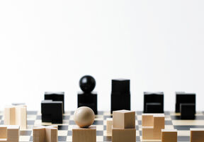 Naef_Bauhaus Schachspiel_4_formost(1).jpg