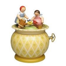 Spieldosen mit 18-stimmigen Musikwerken, "Zwei Mädchen"