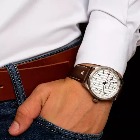 Hugo Junkers GMT Fliegeruhr GMT Automatik Farbe Silber 42mm verschraubte Krone Ref. 958.04.03