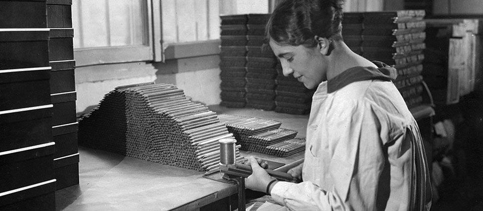 An der feinen Qualität der Handarbeit hat sich seit hundert Jahren nichts verändert