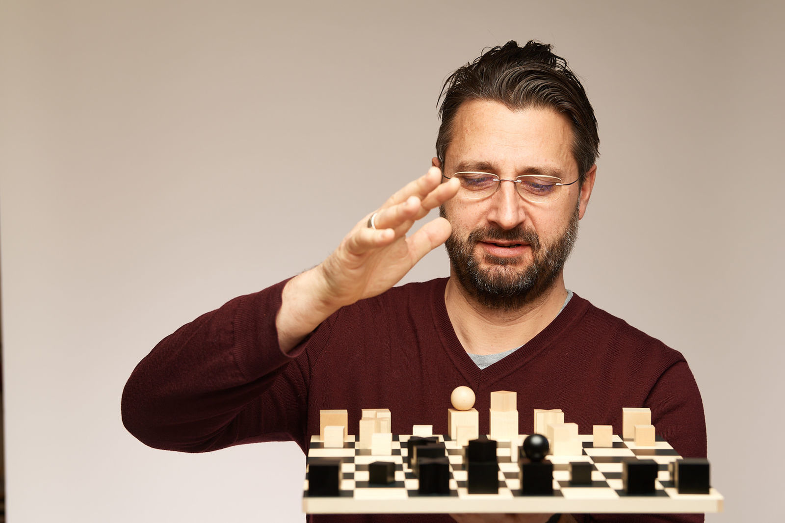 ...weiß seine strategischen Überlegungen nicht nur im Königsspiel einzusetzen.