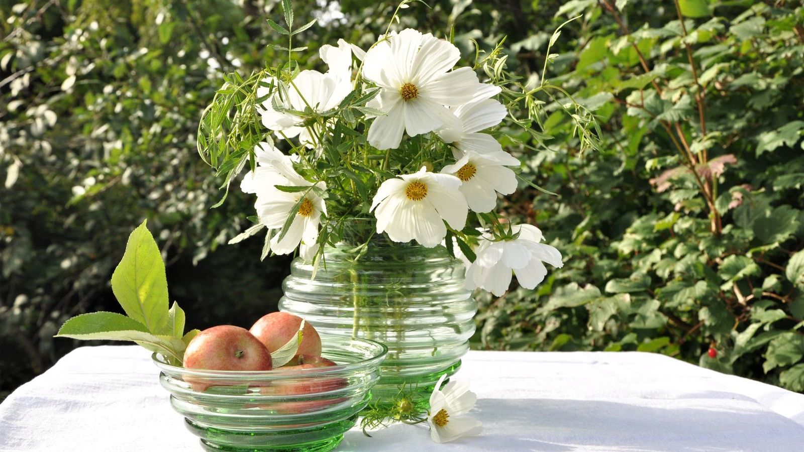 Vase und Schale aus grünen Waldglas aus Lausch