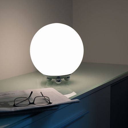 Art Déco Tischleuchte – AD32 von tecnolumen mit opaler Glaskugel