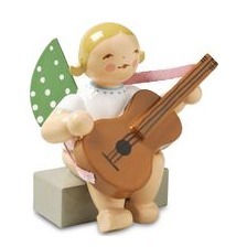 Grünhainichener Engel - Sitzender MUSIKANT mit Gitarre