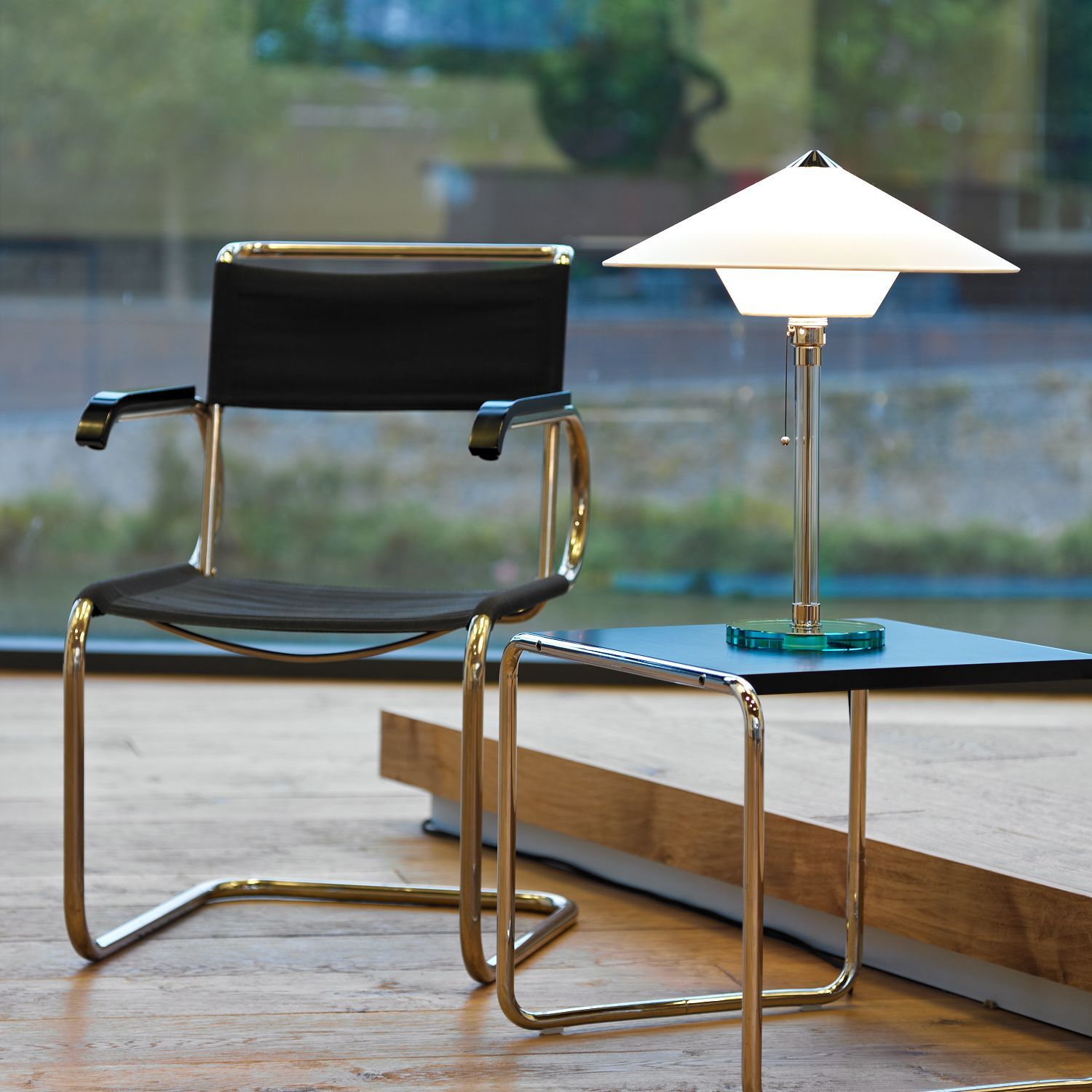 Wagenfeld Tischleuchte – WG28 mit Glasfuß