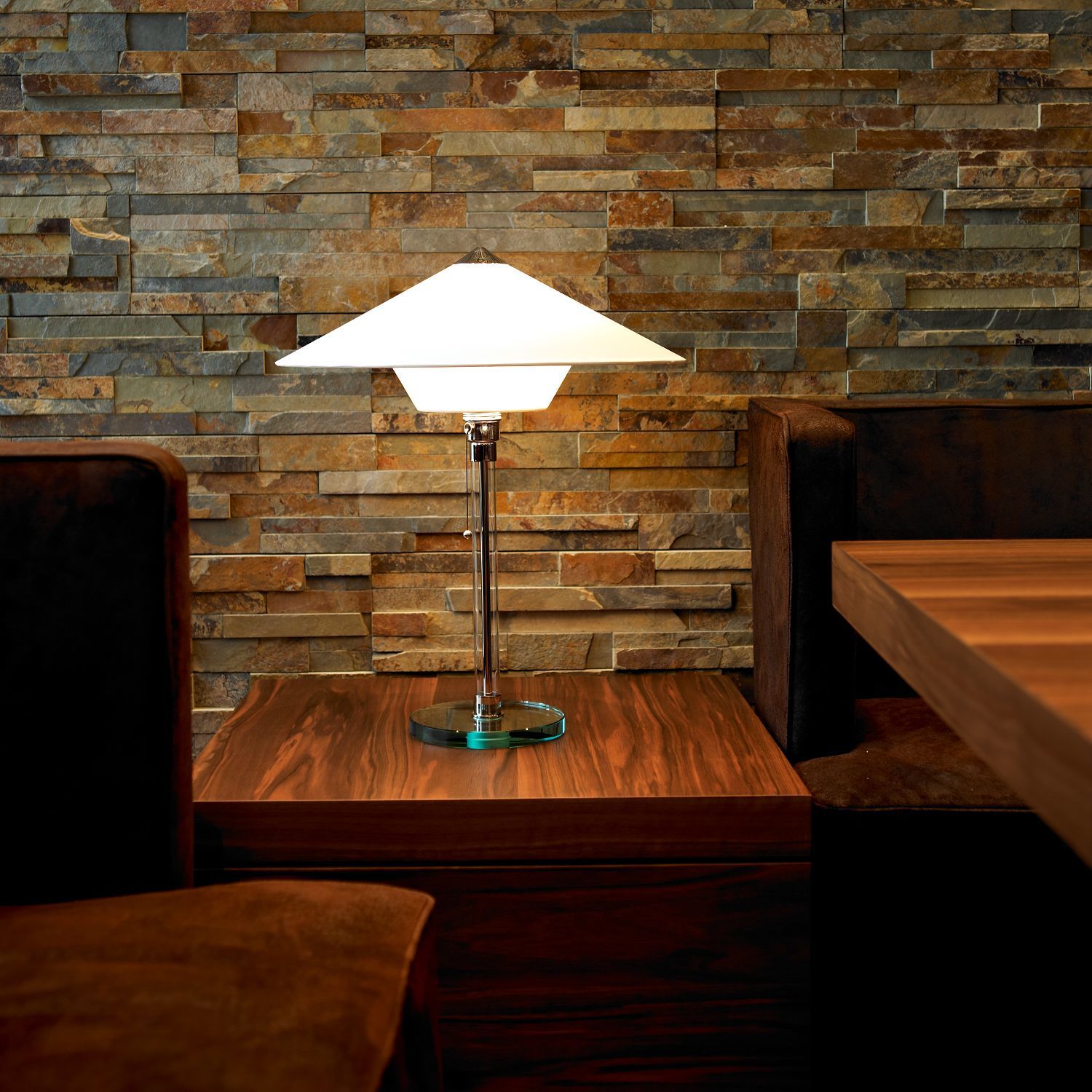 Wagenfeld Tischleuchte – WG28 mit Glasfuß