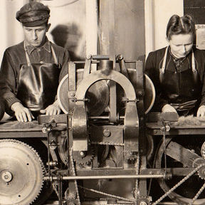 An der Borstenmaschine