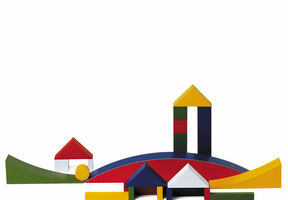 Naef_Bauhaus Bauspiel_3_formost.jpg