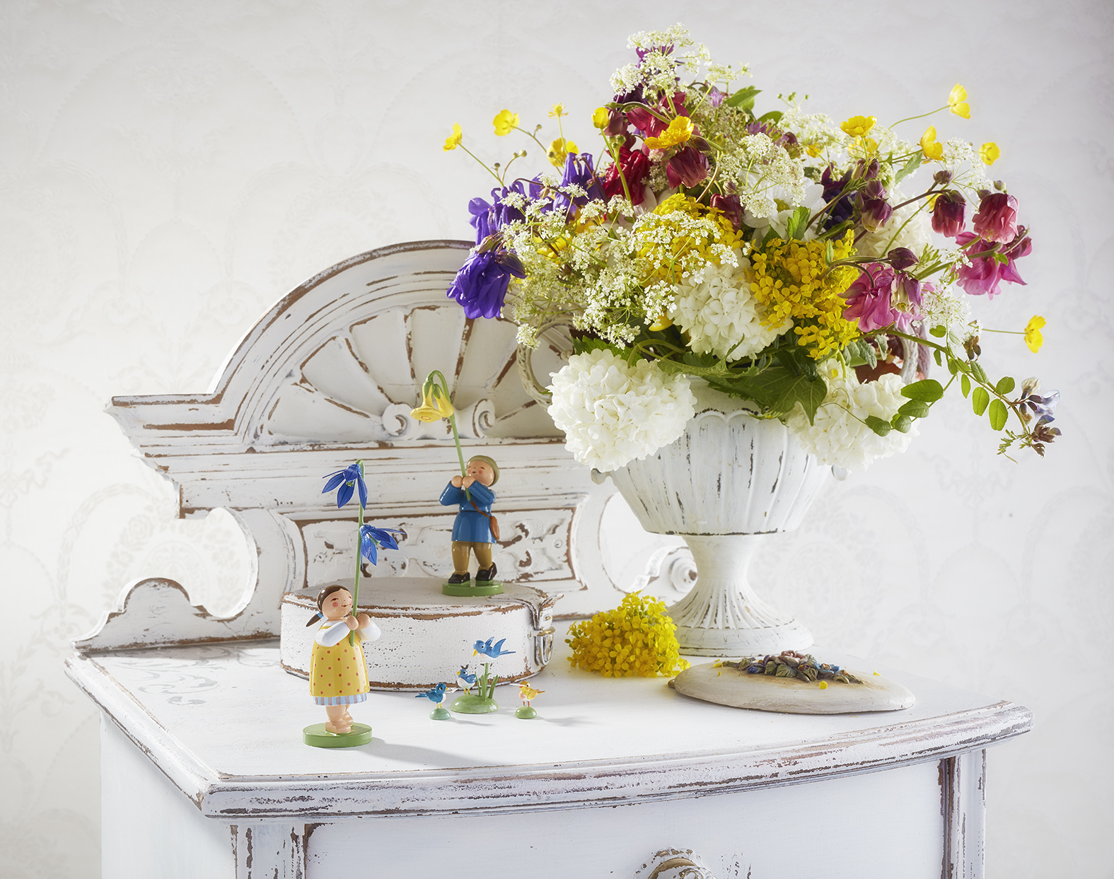 Blumenkind Mädchen mit Blaustern