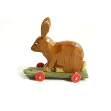 Osterhase FAULI  - Reifentier aus Holz