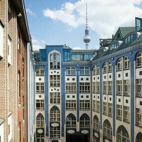 Golem Fliesen Fassade Hackesche Hofe, Hof I