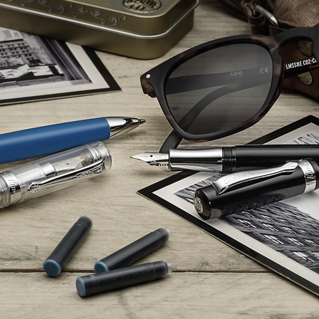 Kaweco nostalgischer STUDENT Füllhalter in schwarz liegend, offen