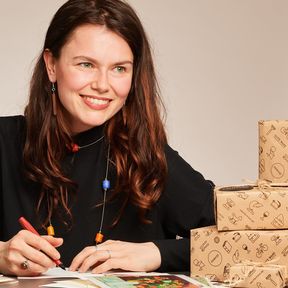 Julia aus unserem Schweriner Laden