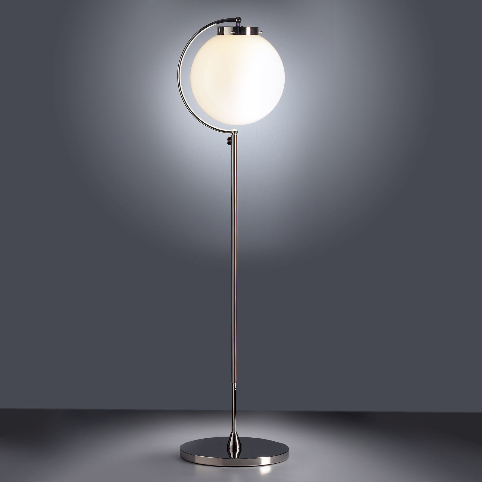 Bauhaus Stehleuchte – DSL 23 von Richard Döcker. Tecnolumen