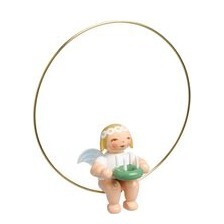 Christbaumschmuck Margeritenengel im Ring mit Kranz
